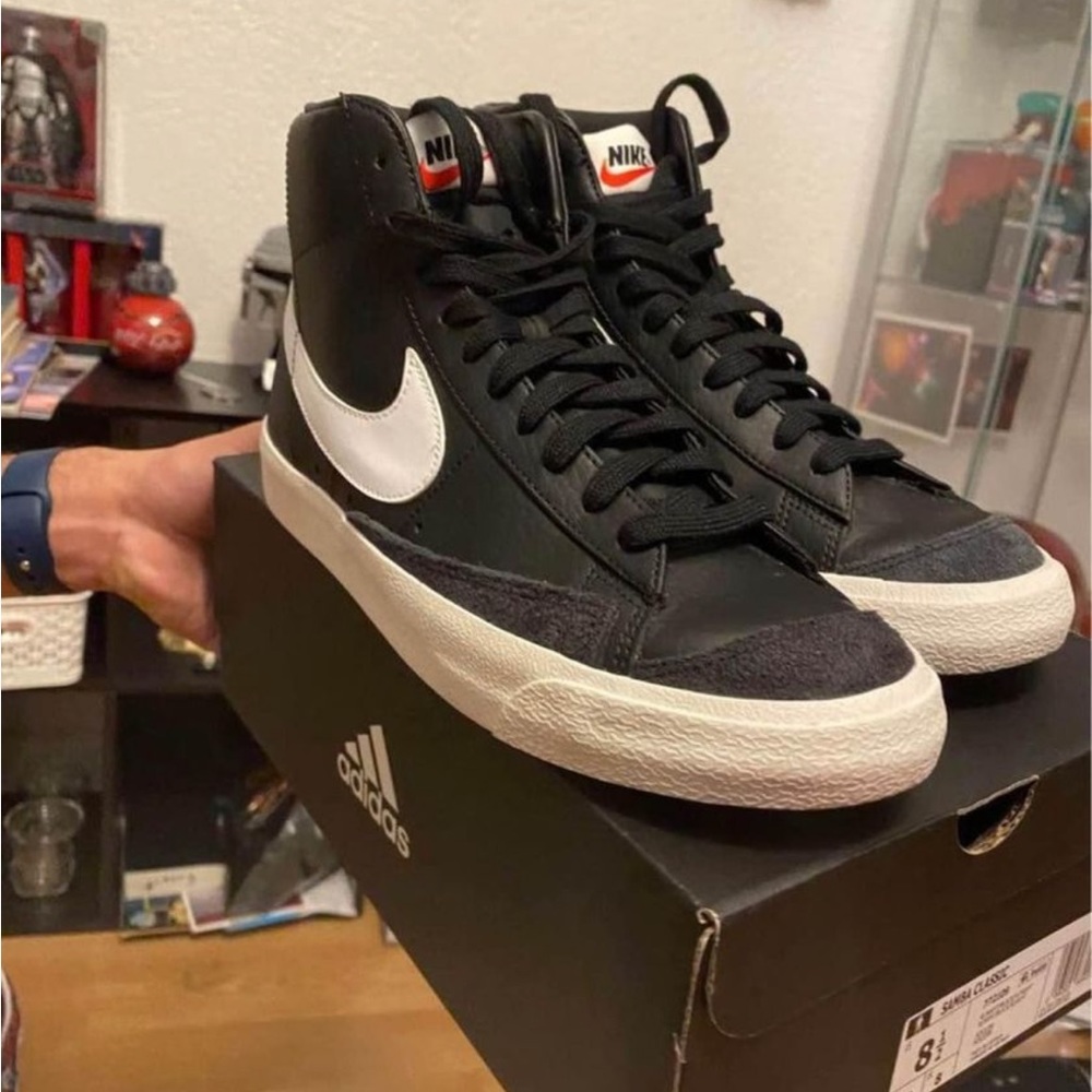 Men’s Black Nike Blazers size 9